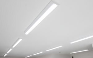 工場をLED化
